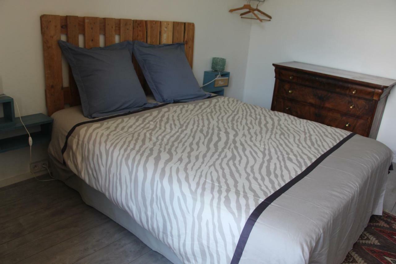 Aux Berges Du Coubisou Bed and Breakfast Esterno foto