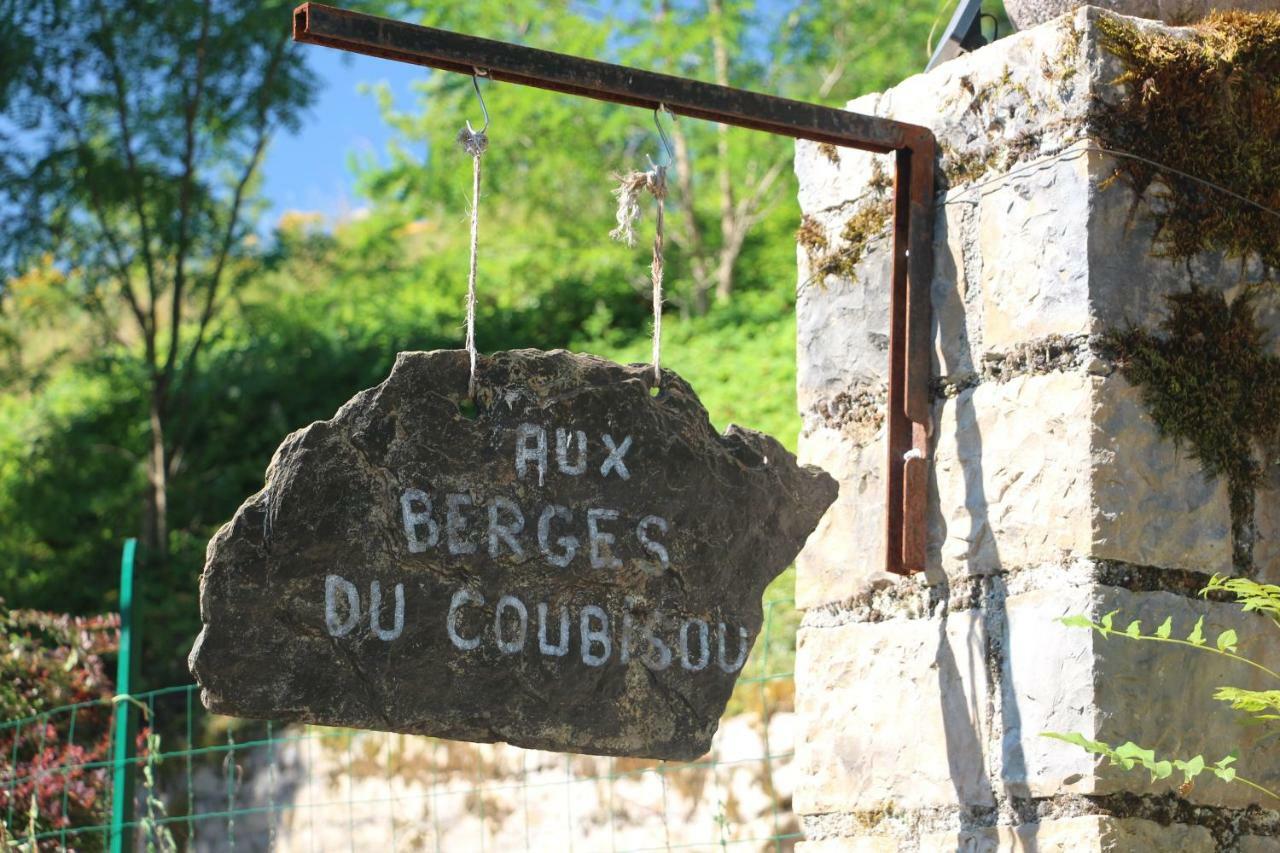 Aux Berges Du Coubisou Bed and Breakfast Esterno foto